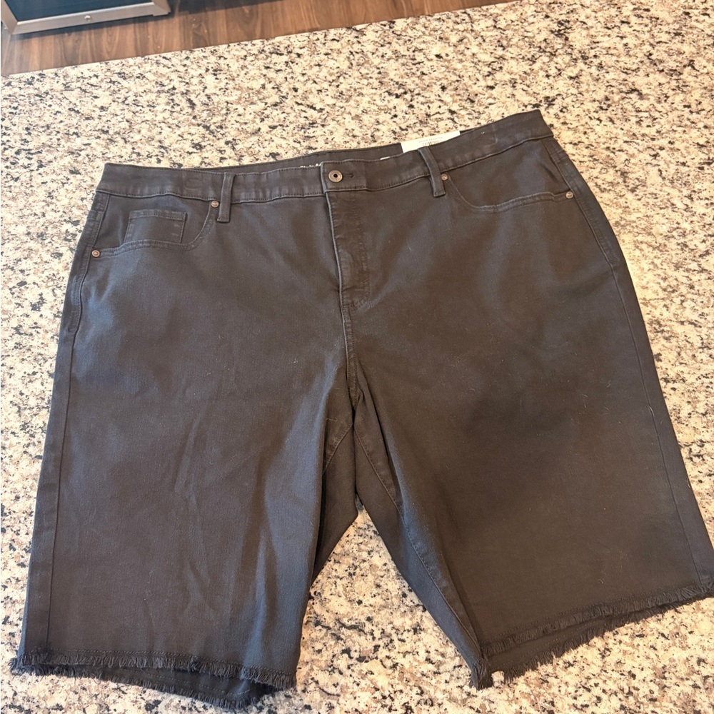 NWT Style & Co Women’s Plus Size 24 Black Bermuda Jean Shorts